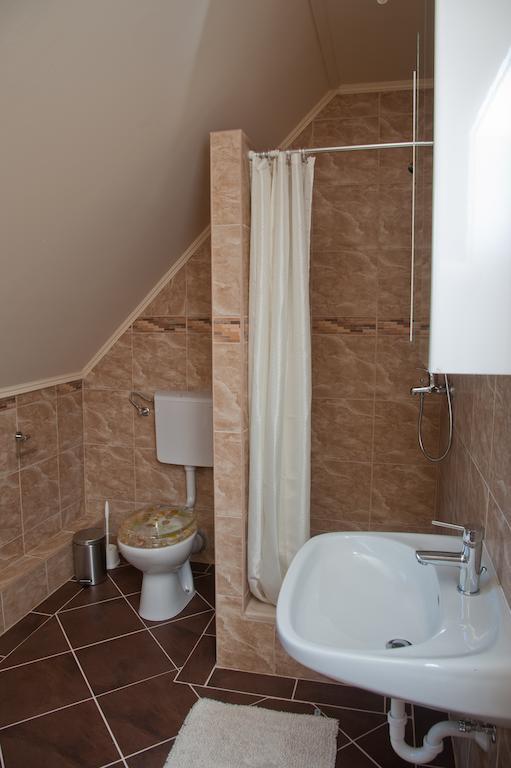 Dunaszekcso Alt Baden Apartement חדר תמונה